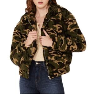 Sabrina Lauren size L green camo fuzzy fleece zip up  toggle hooded Teddy Jacket